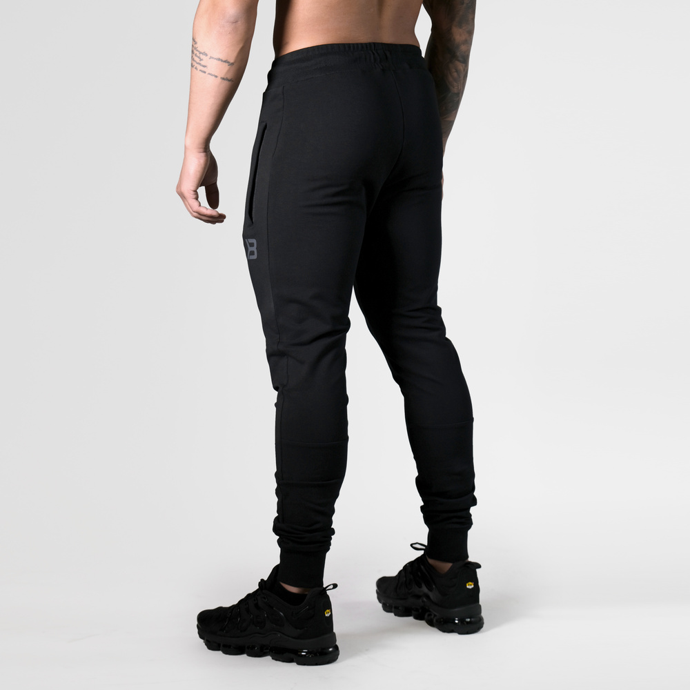 tapered nike joggers